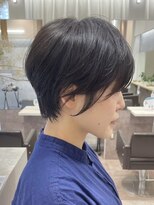 ポジ(poji)&nbsp;ショートヘアー　ブラウンカラー　前髪カット　顔まわり　韓国風