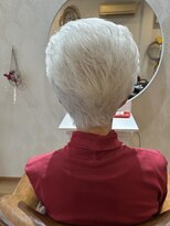 リベルテ(Libert’e)&nbsp;白髪を活かしたボリュームヘアー