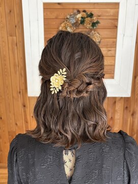 ガーランド (Garland) 大人かわいい ハーフアップアレンジ ミディアム 結婚式