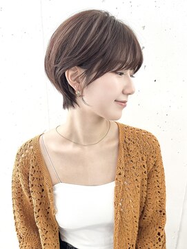 ビーチ(BEACH) 似合わせカット 大人ガーリー　ミディアムレイヤーカット 韓国