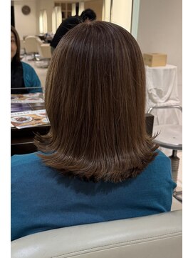 ヘア&エステ ヒロイン 西武池袋店 軽やか外ハネボブ。