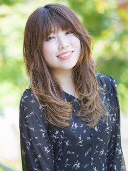 オーガニックで叶える、大人の素髪ケア。繰り返すカラーや白髪染めで疲れた髪に、植物の力という選択を。