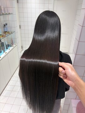 ロンドルーチェ 心斎橋(Lond luce) ダークアッシュ/ミディアムレイヤーカット［髪質改善/縮毛矯正］