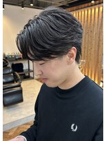 シーイー(C.E)&nbsp;センターパート×毛流れフェザーパーマ