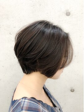 ジュノ(Jeuno) 大人ツヤ感ショートボブ