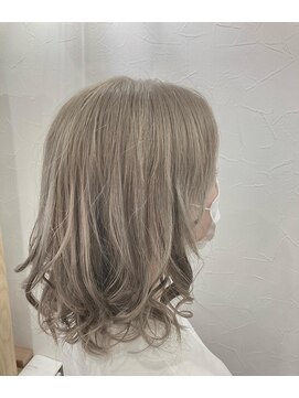 ニカ(nica) ミルクティーベージュ