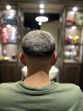 バレス 田町(BALES) クロップスキンフェード