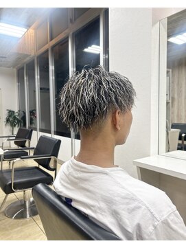 ヘアアートパーリオ 飾磨店(hair art PALIO) ホワイトメッシュ/ツイスパ/メンズカット
