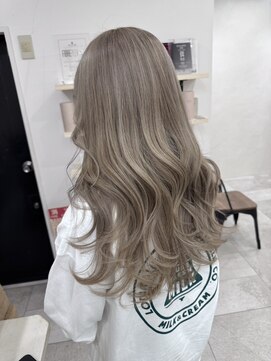 ジゼル(gisele) ミルクティーベージュ×ハイトーン×白髪ぼかし×20～50代