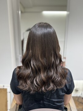 アピッシュ シェリ(apish cherie) セミロングコテ巻き風パーマ