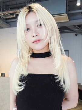 アルバム 新宿(ALBUM SHINJUKU) おくれ毛ロング顔周りレイヤーハイトーンブリーチ_F61053