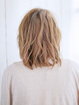 ヘアメイク ナル(hair make nalu) ミディアムカールヘアー