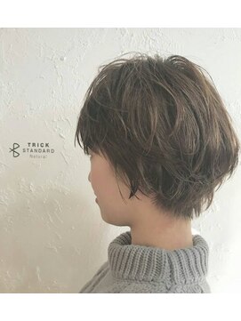 トリックスタンダードナチュラル(TRICK STANDARD Natural) 前上がり×ゆるカール
