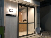 ヘアーラウンジピカ(Hair lounge pica)の雰囲気（店舗入り口）