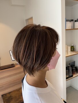 セカンドプレイス(2nd place) 明るくやわらかなカラー