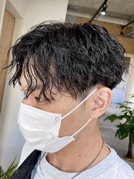 クオル 立川(QOL) 刈り上げ ツイスパ ツイスト 波巻き スパイラル パーマ マッシュ