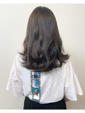 グロウ 丸の内(GLOW) グレージュシルバーグレーアッシュ顔周り2wayバング韓国風艶甲府