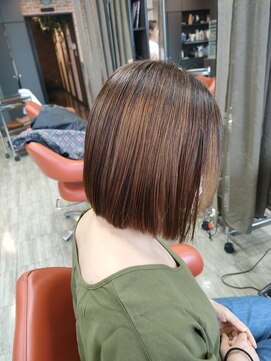 バンファミリー VANfamily 酸性ストレート　カット