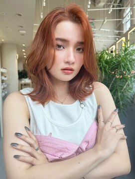 ミンクス渋谷スマートサロン(MINX shibuya smart salon) 色気くびれミディデザインカラー斜めバング