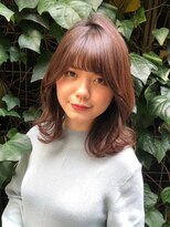 レイヤーミディうる艶髪モカグレージュ_グレーベージュレイヤー