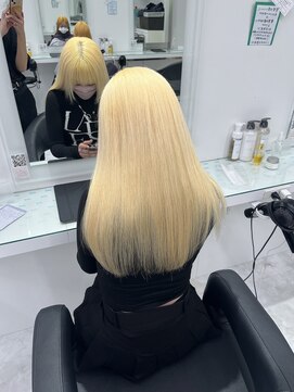 シー 池袋(SHE) ホワイトブロンド