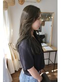 オリーブベージュ