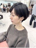 前髪厚めにおろして流したい耳掛けショート