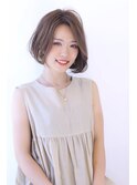 透明感と艶感のショートボブ