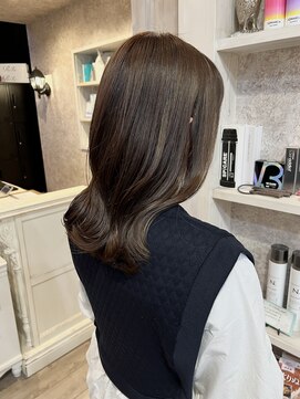 キャアリー(Caary) 福山美容室carry 切りっぱなし外ハネミディアムくすみベージュ