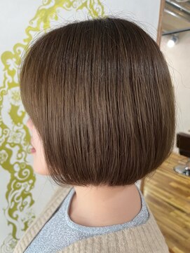 ラグヘアーワークス(LAG HAIR WORKS) 小顔効果あり！重すぎないミニボブ♪