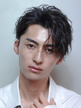 オーシャントーキョー サニー 原宿(OCEAN TOKYO Sunny) ツーブロックセンターパートツイストスパイラルパーマ黒髪