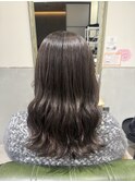 オリーブベージュ