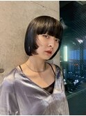 ポイントブルー×黒髪ボブ