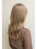 ミー 岡崎(mii)&nbsp;miiミルクティーベージュ[岡崎/稲熊/ブリーチ/デザインカラー]