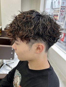 ジーニー 本厚木(Genie) フェザーパーマサーフカール刈り上げセンターパート