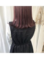 ツイギー 伊賀上ビル店(TWiGGY)&nbsp;切りっぱなし、ミディアム。赤紫の色みがキュート。