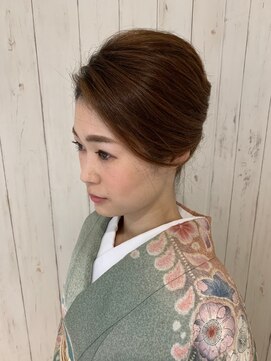 ルナクレセント (Luna crescent) 夜会巻き