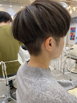 ロミー 本厚木(ROMMY.) 大人可愛いベリーショート刈り上げツーブロック女性らしく◎