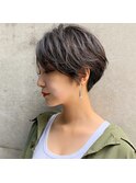 ハンサムショート × 小顔カット × 透けるハイライトアッシュ