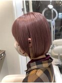 ピンクベージュ×ボブ