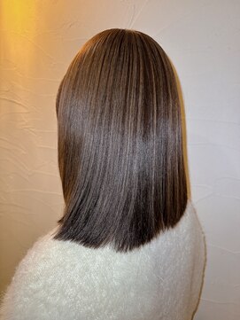 フラワーサンアンドレイン(flower,sun&rain) アンブレラのローレイヤー重めミディアムスタイル