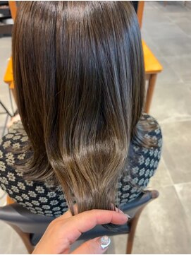 スパイスアヴェダ サロンアンドスパ 玉川高島屋SC店(SPICE AVEDA salon&spa) シークレットハイライト×オリーブベージュ