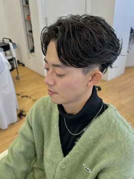 ビカム 名駅(become) 【フェザーパーマ】名古屋フェザーショートセンターパートコンマ