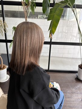 アフィニティー(AFINITY) ミルクティーカラー