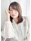 レイヤーの入ったナチュラルストレートスタイル
