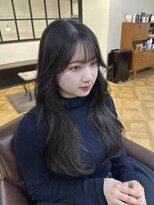 インビテーション(invitation)&nbsp;グレージュ 地毛風透明感ヘア 顔周りカット ゆる巻 コテ巻き