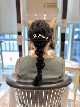 アピッシュ ギンザ(apish ginza) 結婚式にオススメ編みおろしアレンジ