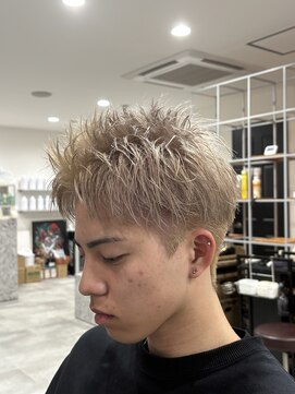 レボ 神宮寺店(Revo) ブリーチカラーで!ハイトーンスパイキー