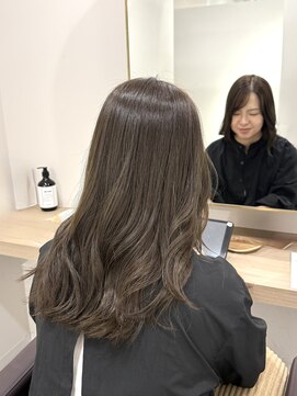 アトレ 梅田店(attrait) オリーブベージュ
