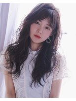 ヴィアージュ(Viaje)&nbsp;透け感抜群のダークカラーロングヘア